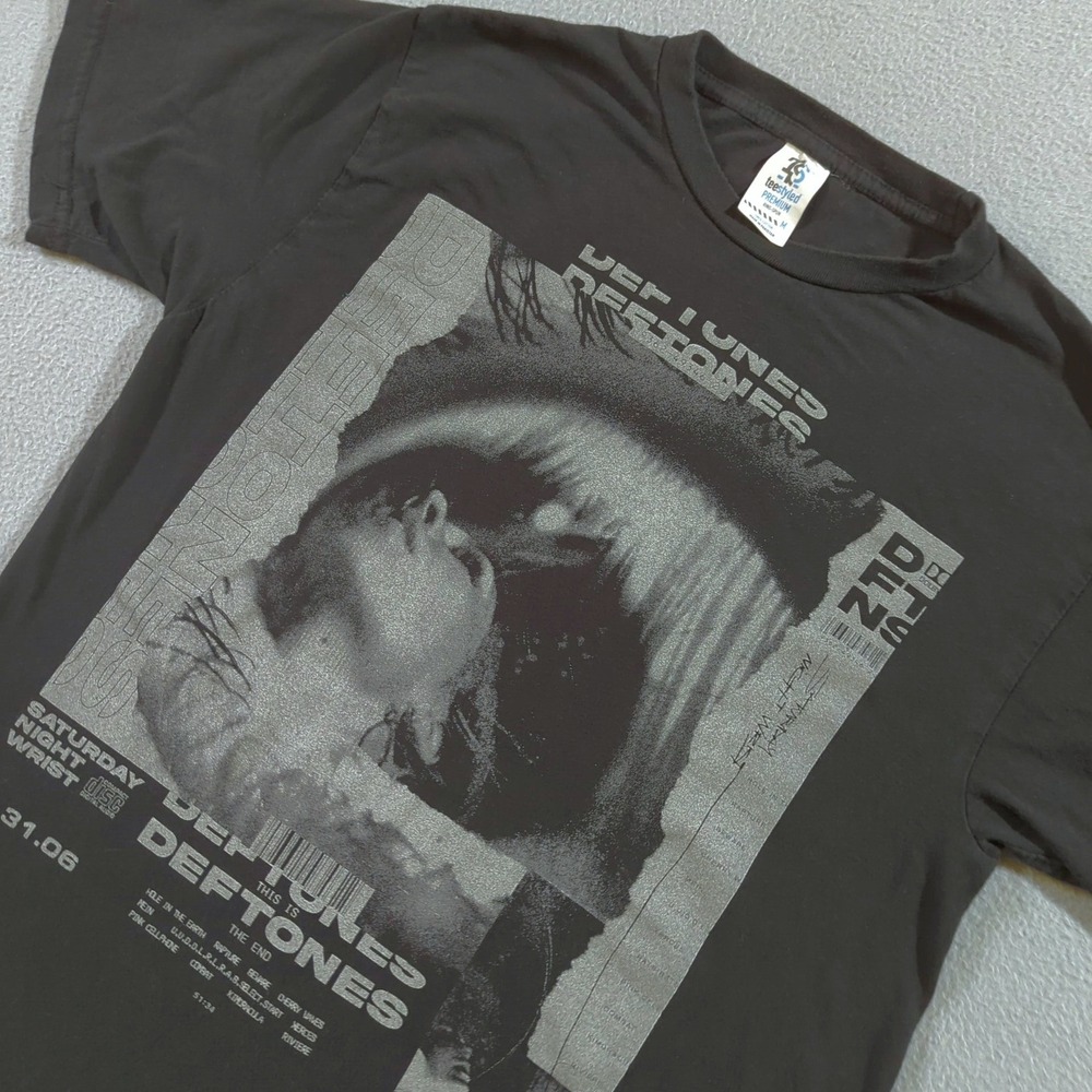 Deftones T Shirt Mens Medium Black Saturday Night Wrist Graphic Tee Cotton